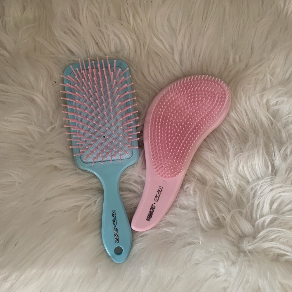 PEANUTS X CELAVI Snoopy Paddle & Detangling Hair Brush Set of 2 - Picture 2 of 2